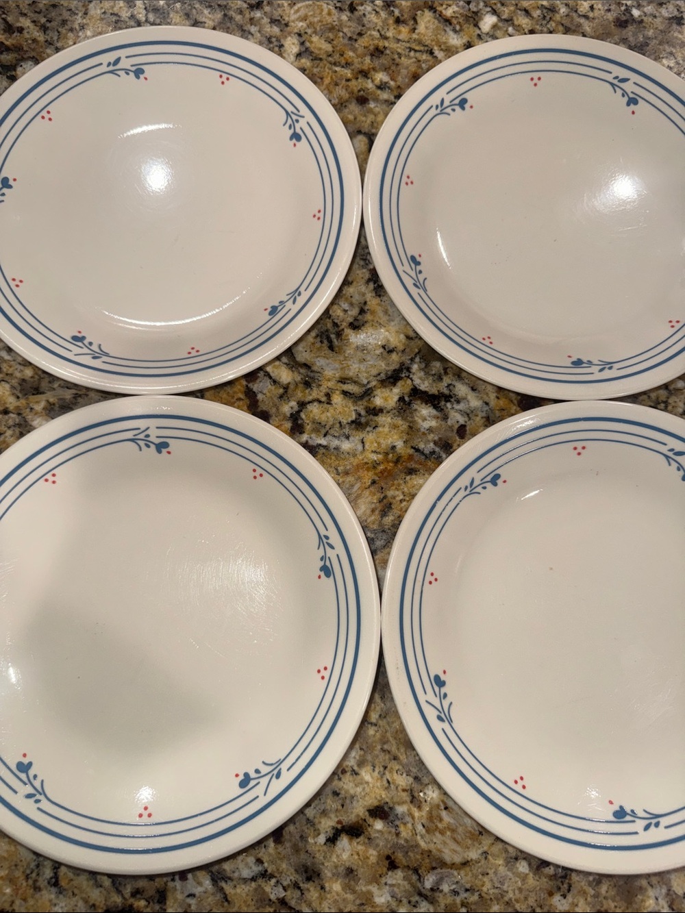 Corelle Set of 4 Country Violets 6 3/4" Dessert Plates